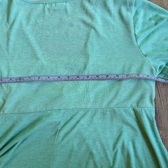 Rose Gal Green V-Neck Short Sleeve Top 2X Plus Sized Decorative front details - Picture 4 of 4